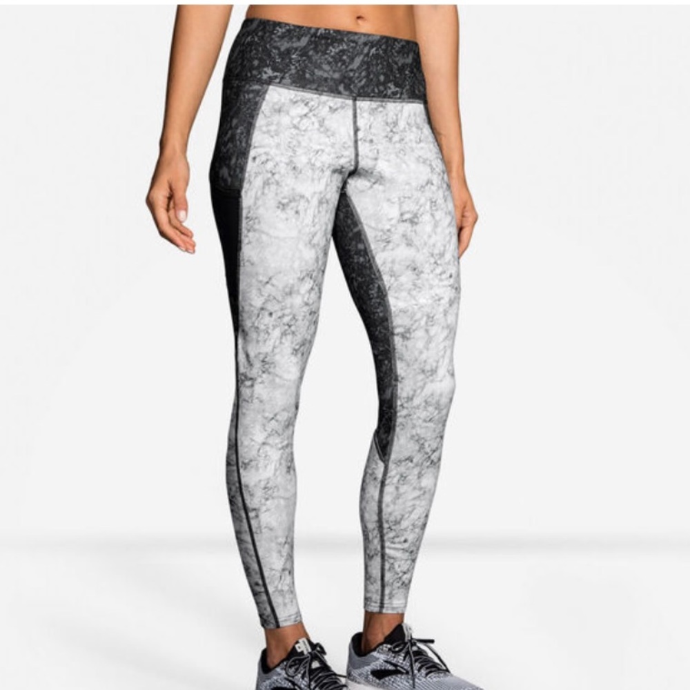 Brooks Threshold Tights